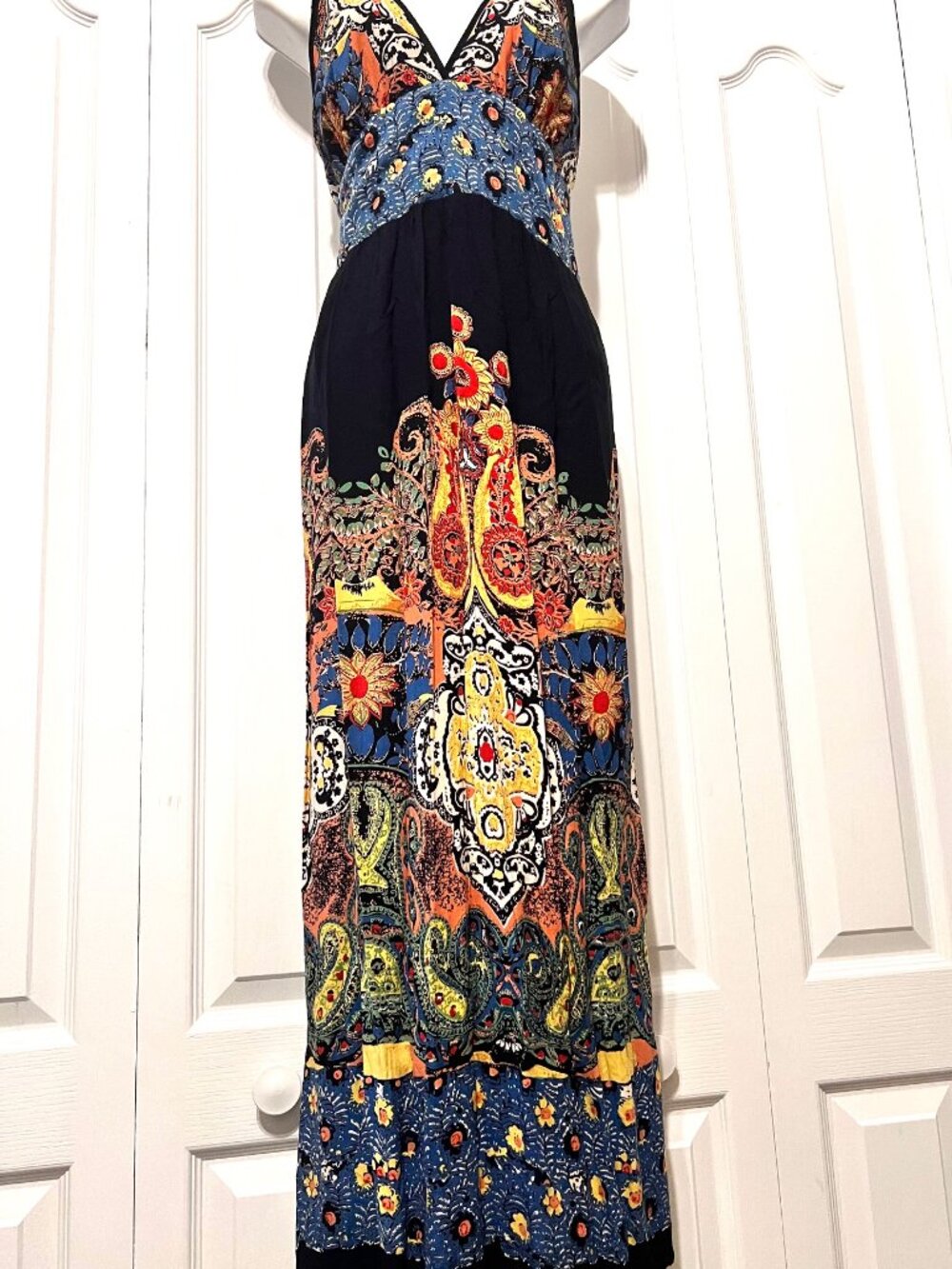 Angie Women's Size Medium Multi Color Low Cut V Neck Dress-Button Back-Fitted